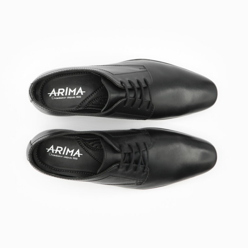 BOLTON, des Chaussures de ville homme confortables en cuir noir, vue de dessus, de la collection ARIMA CITY