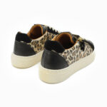 DOLORES, des sneakers léopard femme en cuir de la collection REBELLES chez ARIMA, vue de trois quart arrière
