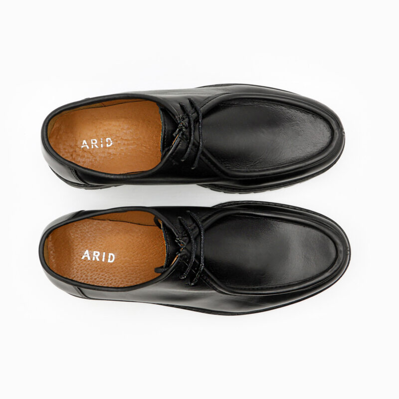 EBAXTER, une paire de Derby homme noire en cuir certifié LWG, vue de dessus, de la collection ARIMA CITY