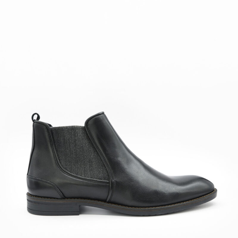 EDGER, des Chelsea boots pour homme en cuir noir, vue de profil, de la collection ARIMA CITY