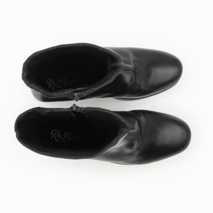 LIMPICA, des bottines à plateformes en cuir de couleur noir de la collection REBELLES chez ARIMA, vue de dessus