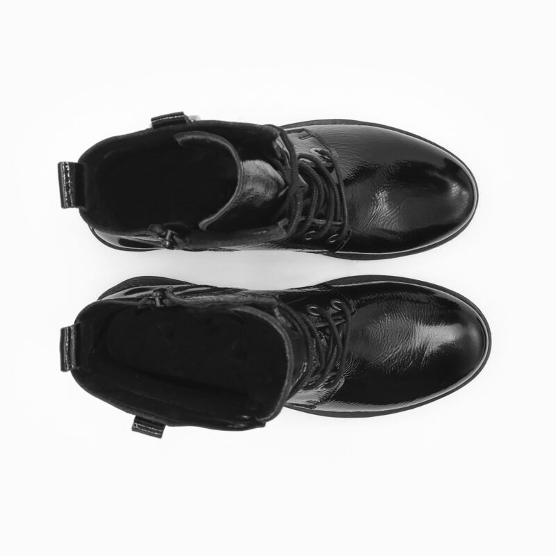 Lou, des boots vernis noir de la collection Rebelles chez ARIMA, vue de dessus