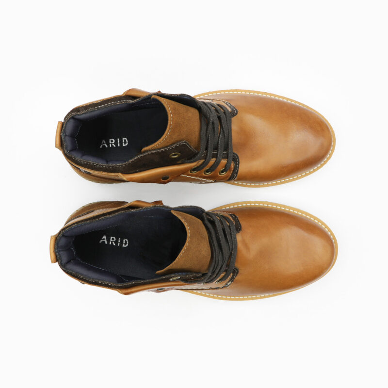 RAHAN, des Chaussures montantes homme cuir couleur cognac, vue de dessus, de la collection ARID