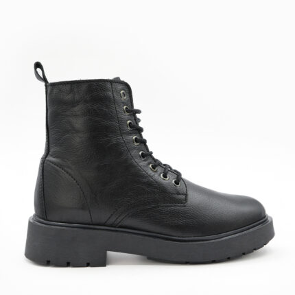 SUZON, des bottines à lacets femmes en cuir noir de la collection REBELLES chez ARIMA, vue de profil