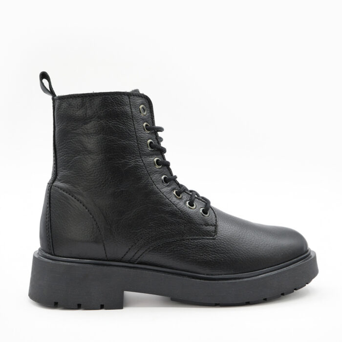 SUZON, des bottines à lacets femmes en cuir noir de la collection REBELLES chez ARIMA, vue de profil