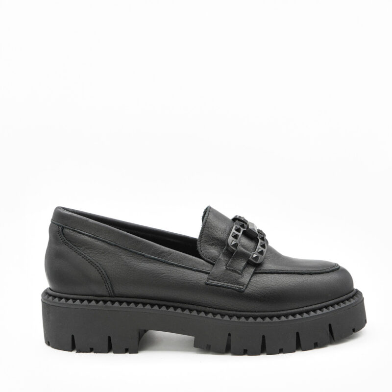 ZELIE, des mocassins femme plateforme à semelle crantée de couleur noir de la collection REBELLES chez ARIMA