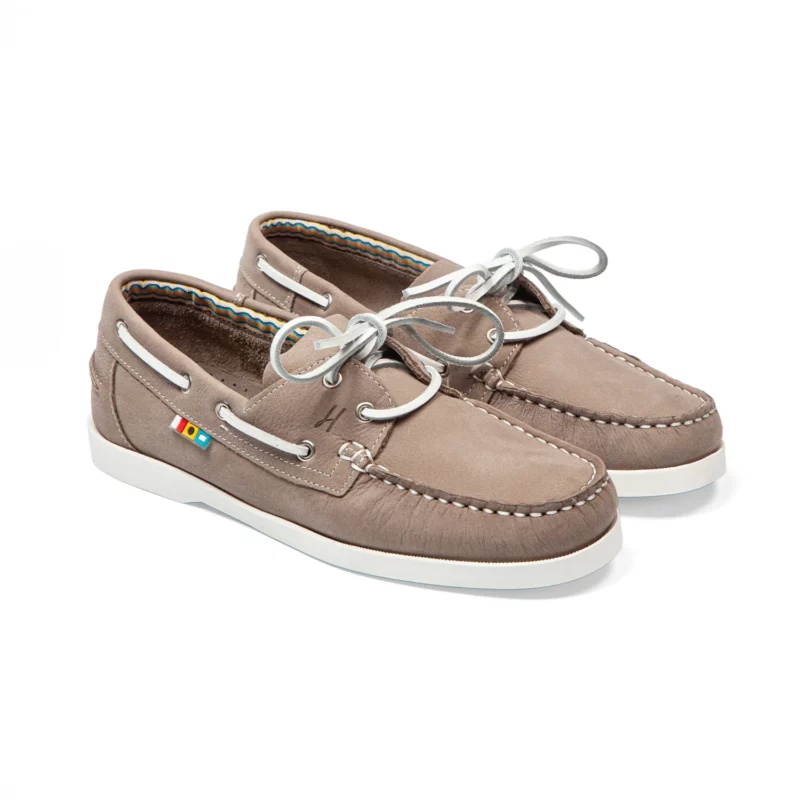 Chaussures bateau en cuir gris