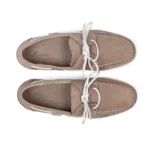 Chaussures bateau en cuir gris