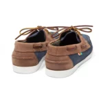Chaussures bateau en cuir marine marron