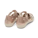 Sandales confort femme cuir couleur nude métalisé vue de 3-4 arrière