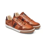 Sneakers homme en cuir couleur cognac vue de 3-4 avant