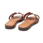 Nu-pieds à larges lanières vue de 3-4 arrière