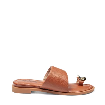 Mules plates pour femme vue de profil couleur cognac