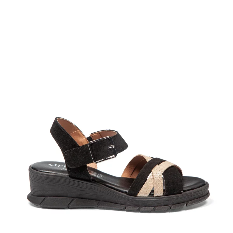 Sandales confort femme cuir couleur noir vue de profil