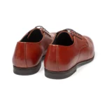 Derbies en cuir cognac pour homme vue de 3-4 arrière