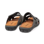 Mules à double brides confortables pour homme en cuir couleur jean et rouge. Vue de 3-4 arrière