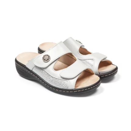 Mules à double brides pour femme en cuir couleur blanc irisé, spécial hallux valgus vue de 3-4 avant