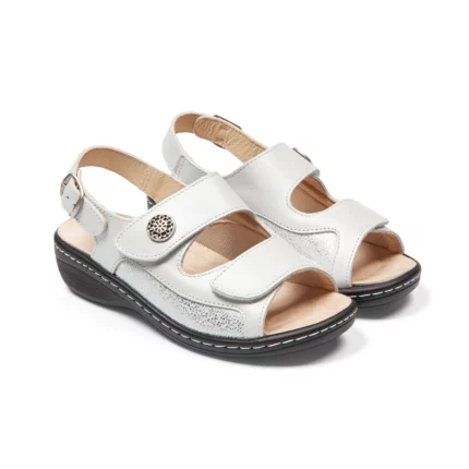 Sandales confort femme cuir couleur blanc irisé, spécial hallux valgus vue de 3-4 avant